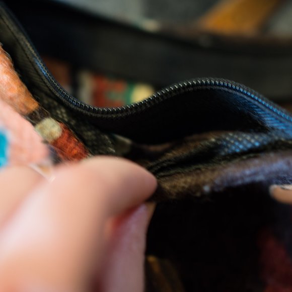 Old Smokeys Boot Shoulder Bag - Picture 7 of 11